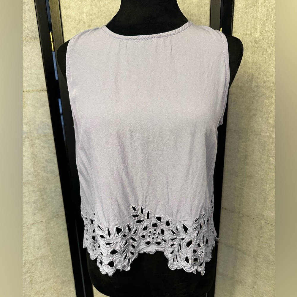 ⭐️ 2 for $10 Vintage Red’s threads tank